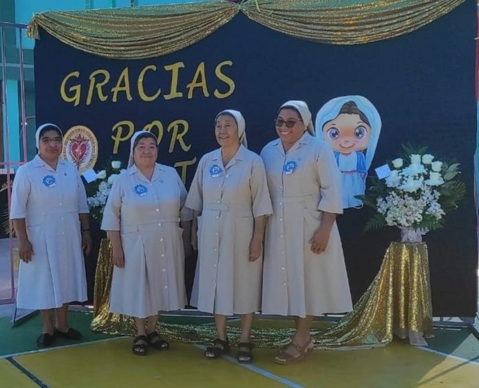 Hijas de la Caridad del colegio San Vicente de Paúl renuevan votos