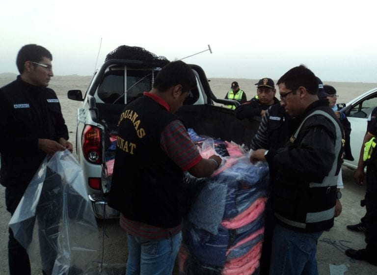 Decomisan mercadería de contrabando en buses interprovinciales