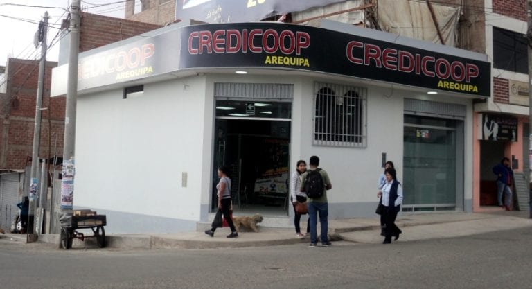 Credicoop Arequipa lanza campaña patriota