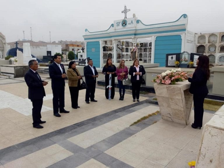 Maestros de Mollendo celebran su día