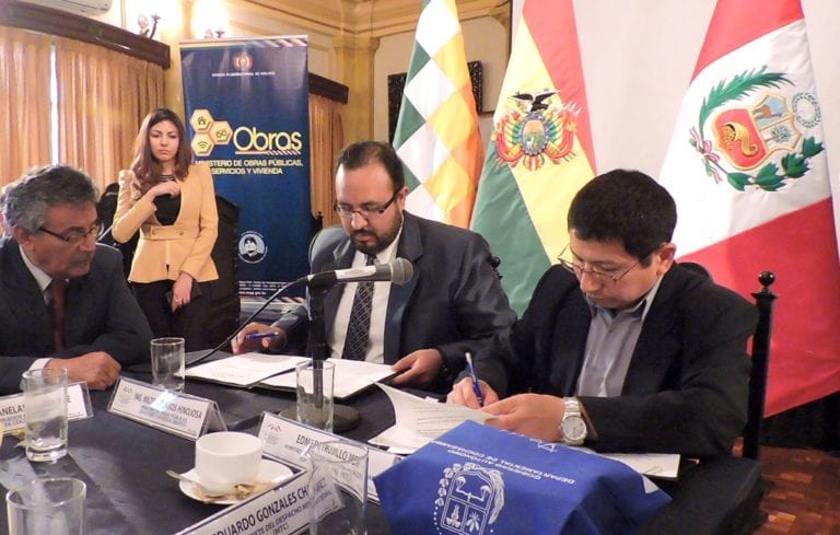 Perú y Bolivia suscriben convenio para facilitar el tránsito de carga de exportación por el puerto de Ilo