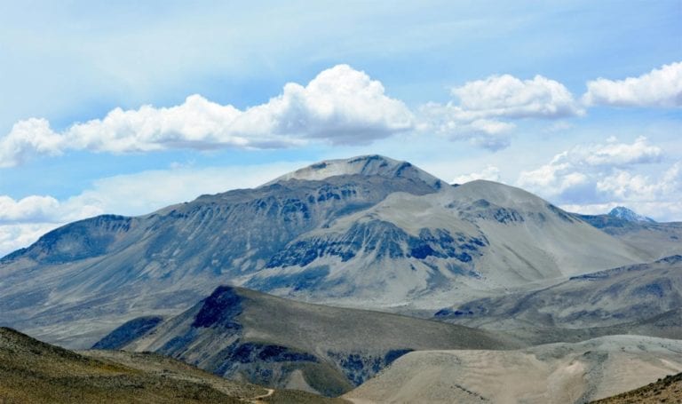 Instituto Geofísico expuso sobre la situación actual del volcán Ticsani