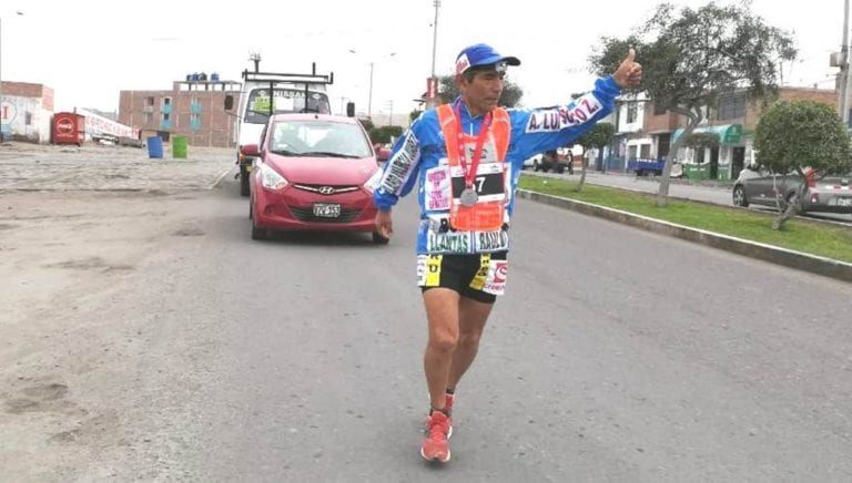 Llegó a Mollendo Julio Linares tras participar y obtener segundo puesto en ultramaratón