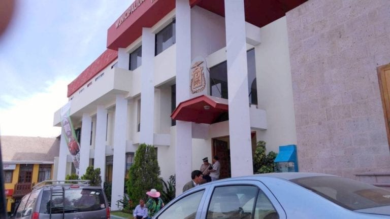 Comerciantes denuncian penalmente a funcionarios del municipio de Moquegua
