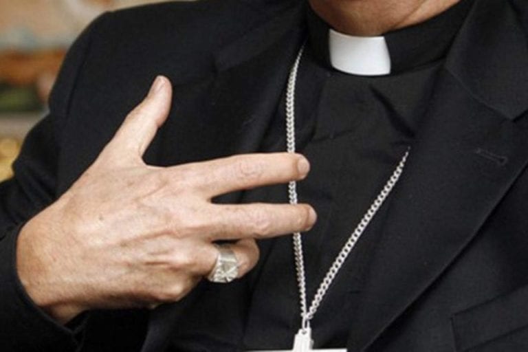 Ordenan prisión preventiva para sacerdote por nuevo escándalo sexual en Iglesia chilena