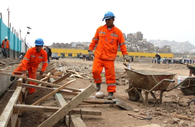 Trabajadores de construcción civil celebran su día