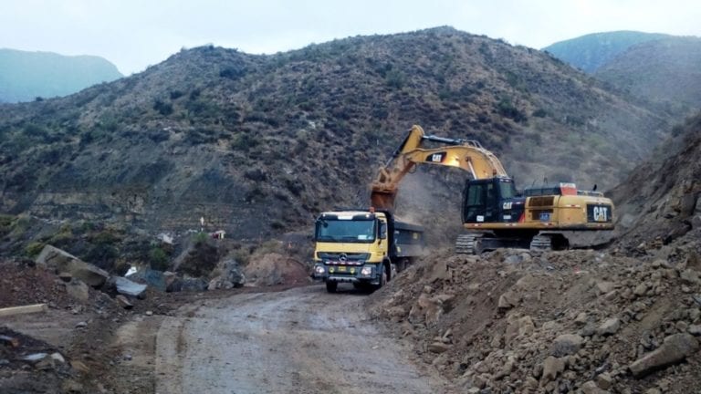 Aun no reinician trabajos en asfaltado de carretera San June-Omate-Puquina