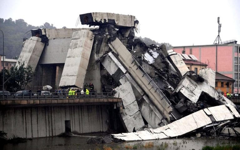 Génova: muertos por derrumbe de puente suman una treintena