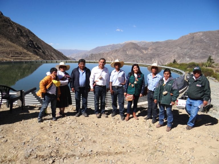 Ministro Gustavo Mostajo inauguró obras de riego para potenciar pequeña agricultura en Moquegua y Arequipa