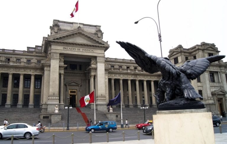 La corrupción institucionalizada encubierta enfurece al pueblo peruano