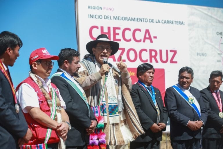 Presidente Martín Vizcarra y ministro Edmer Trujillo dan inicio a obras de la carretera Checca – Mazocruz en Puno