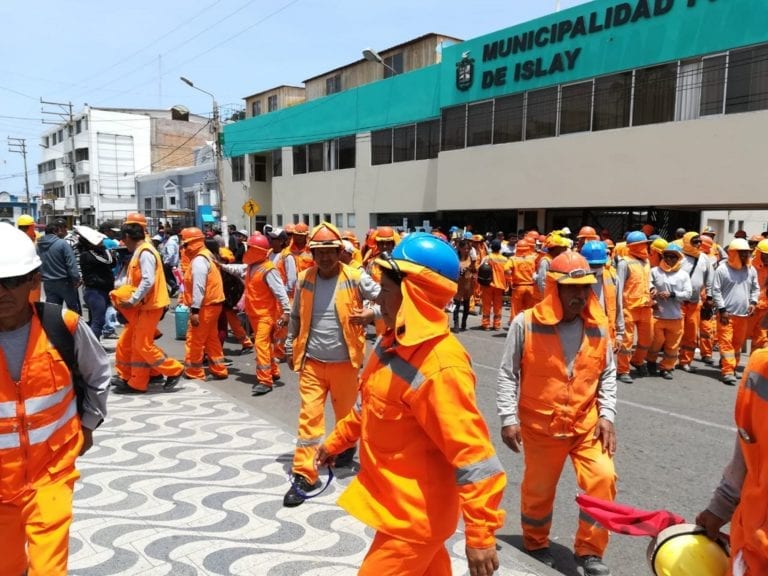 CRISIS MUNICIPAL: Aun no resuelven problema de pago de obreros de Construcción Civil