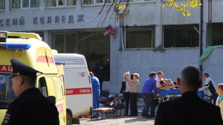 Estudiante hizo explotar una bomba en colegio de Crimea: hay 18 muertos