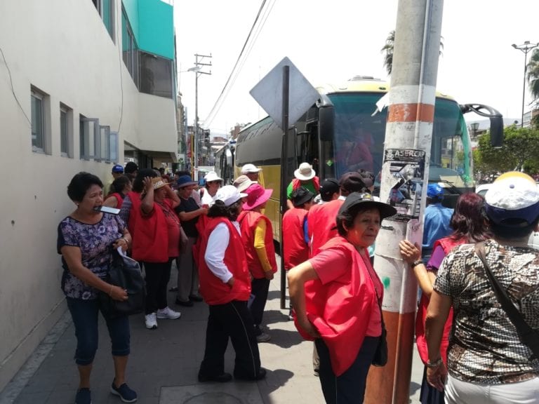 Delegación de adultos mayores de Lima visitaron Mollendo