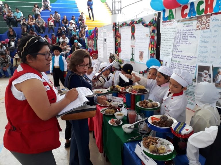 Escolares participaron en concurso de platos típicos por aniversario de Moquegua