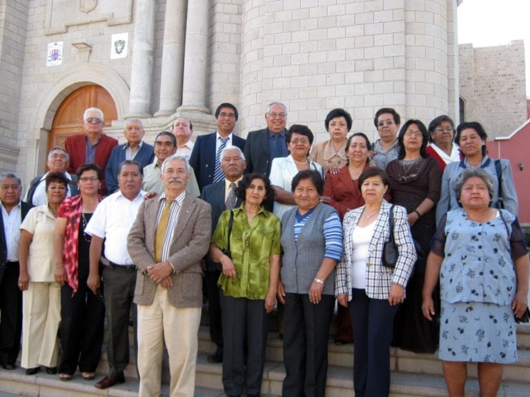 Maestros normalistas celebran el 53º aniversario de creación de la Escuela Normal Mixta de Moquegua