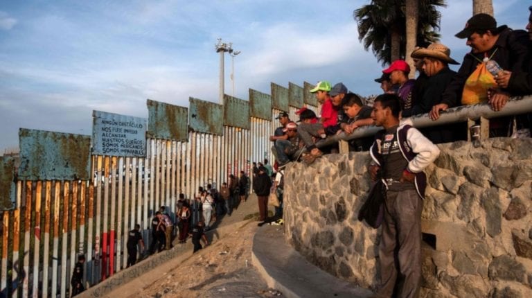 Migrantes centroamericanos alcanzan la frontera México-Estados Unidos