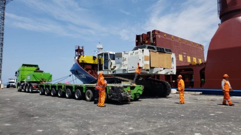 Arribó al Terminal Portuario de Ilo, un buque con carga para el proyecto minero Quellaveco