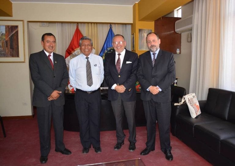Cónsul de Chile visita autoridades de Moquegua