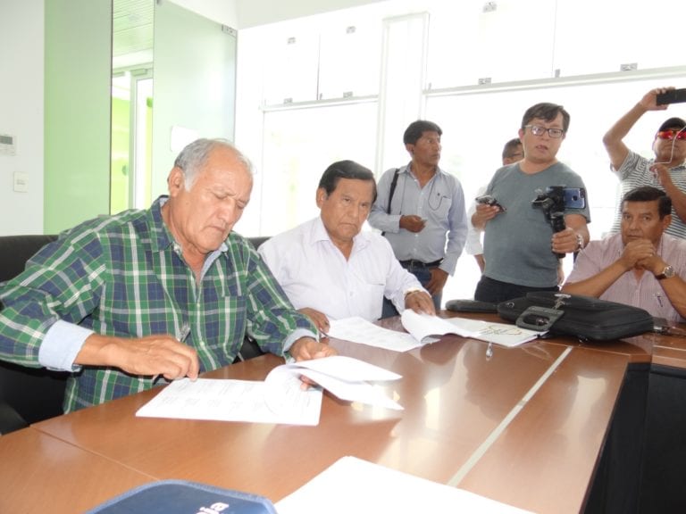 Firman actas de transferencia en el Gobierno Regional Moquegua