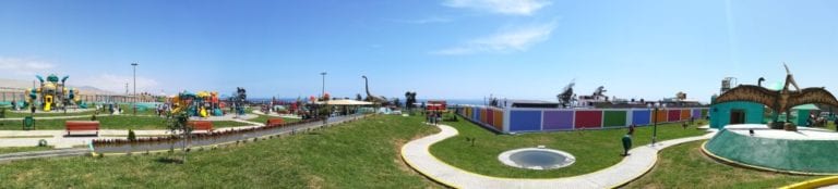 Alcalde Richard Ale inaugura parque infantil “Los Ángeles”