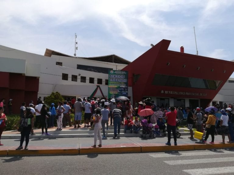 PROMUVI XI hace plantón contra alcalde Willam Valdivia