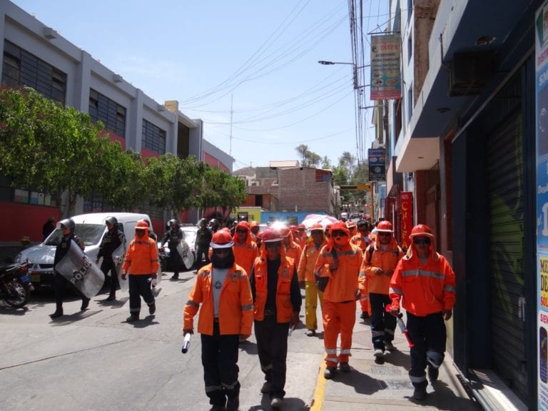 Trabajadores de construcción civil realizan marcha de protesta contra la Municipalidad de Mariscal Nieto