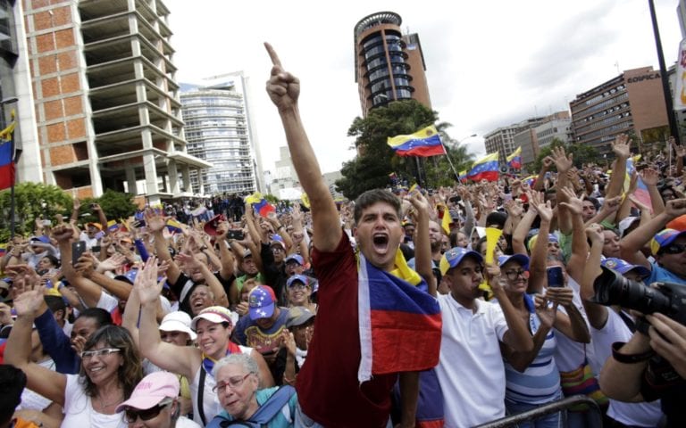 Fiscalía de Venezuela abre investigación a Guaidó por supuesto “sabotaje” eléctrico en apagón
