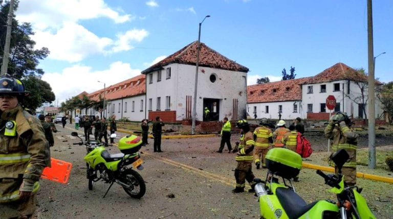 Explosión de coche bomba deja al menos ocho muertos en Escuela de Policía en Bogotá