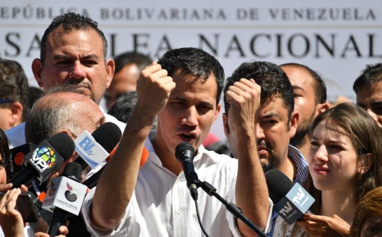 Guaidó dice que no sucumbirá a «presiones» y seguirá una ruta para asumir la presidencia de Venezuela