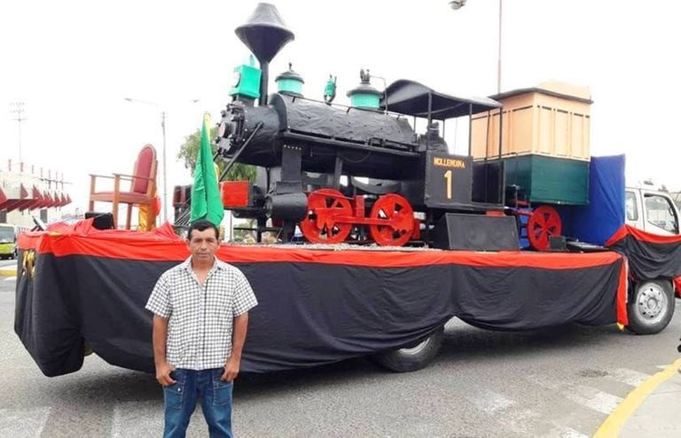 Carro alegórico con réplica de “La Mollendina” ganó en corso de la amistad