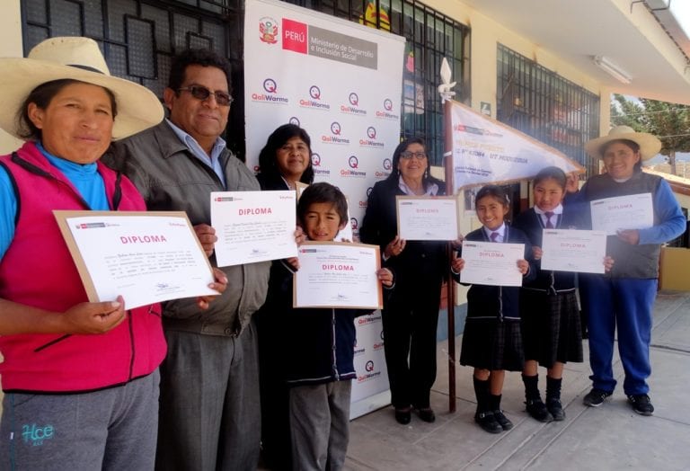 Qali Warma premia a escuela de Puquina por proyectos innovadores en el servicio alimentario escolar