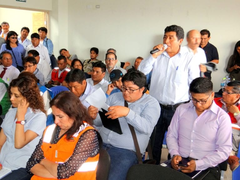 Alcalde de Ichuña pide combustible para maquinaria y limpiar vías bloqueadas