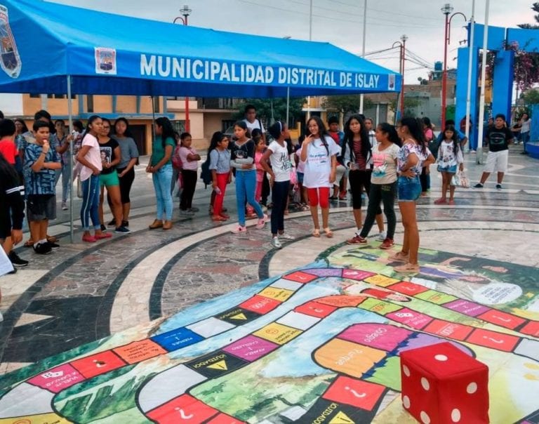 Pobladores participan de “Caravana Amiga” en Islay