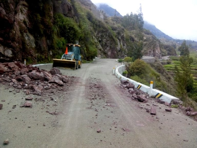 Fuertes lluvias causan estragos en el distrito de Carumas