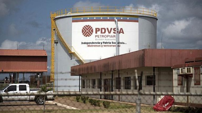 Venezuela transfiere las cuentas de PDVSA a banco ruso ante sanciones de EE.UU.