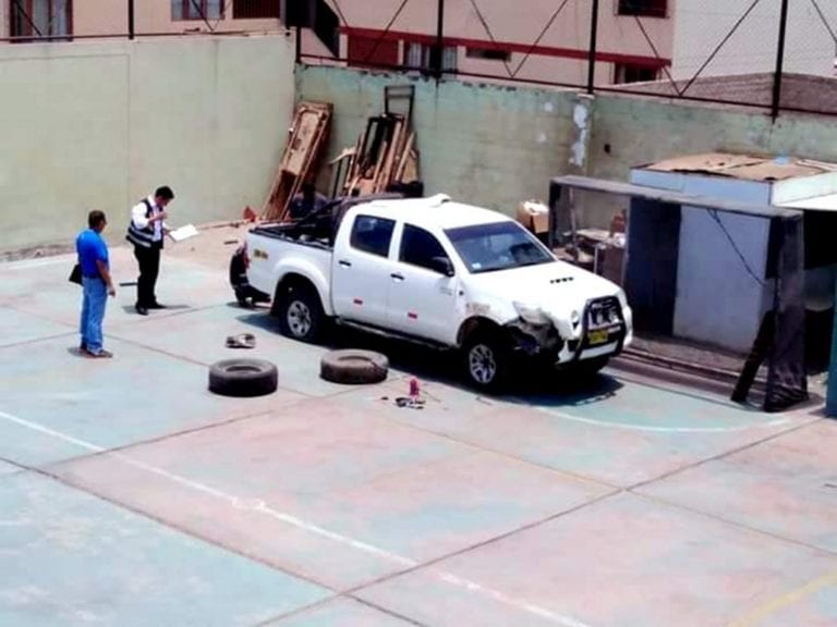 Intervienen camioneta con contrabando, tras persecución policial 