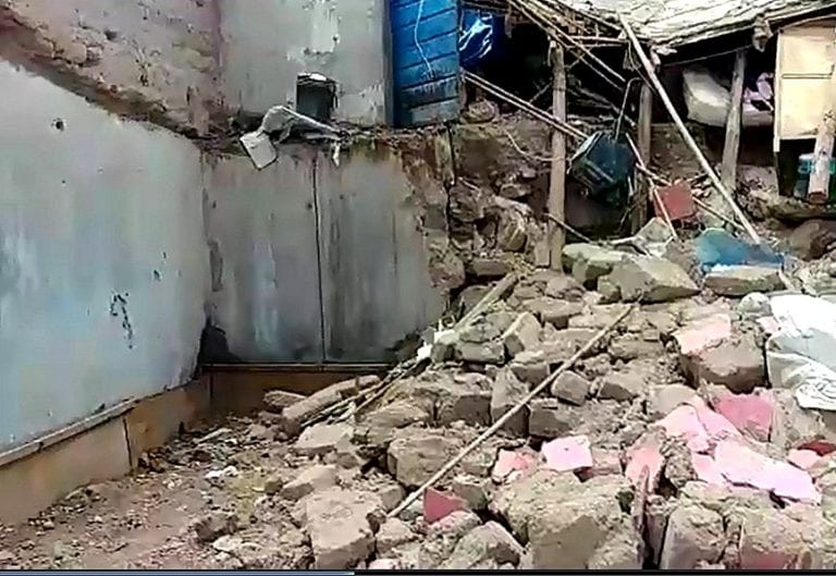 Vivienda colapsa tras lluvia que cayó en la ciudad de Moquegua