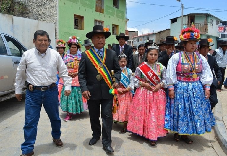 Gobernador Regional compromete apoyo para desarrollar proyectos en Cuchumbaya