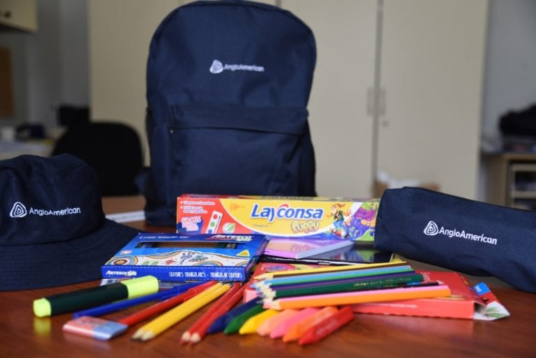 Anglo American entregará mochilas con útiles a estudiantes de Tambo
