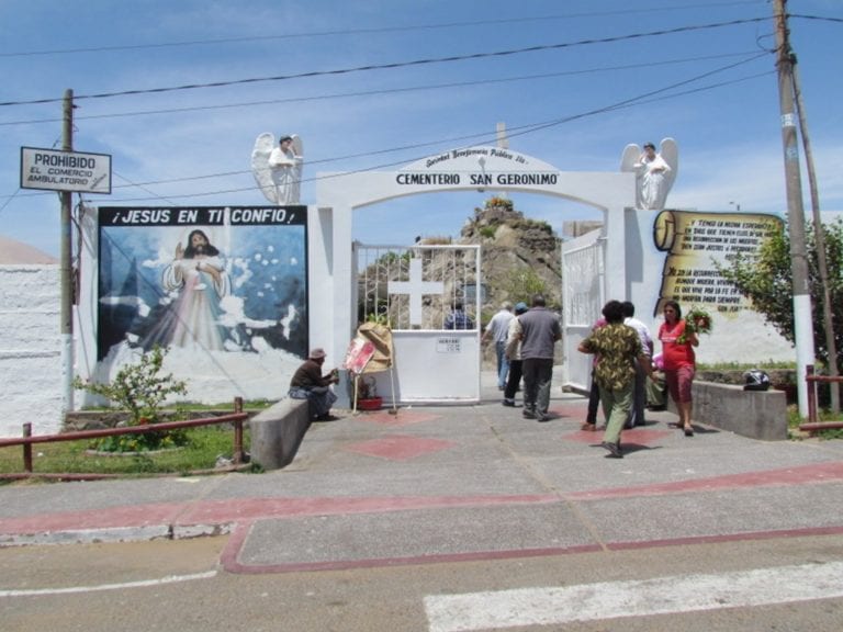 Población de San Gerónimo en desacuerdo que se entierren a personas con COVID