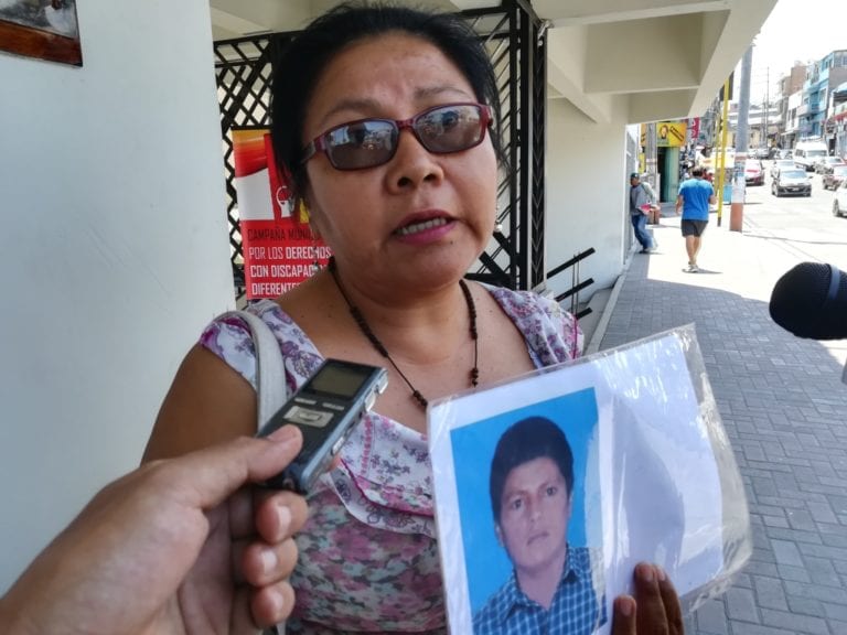 Mujer busca a hermano desaparecido en Mollendo hace 12 años