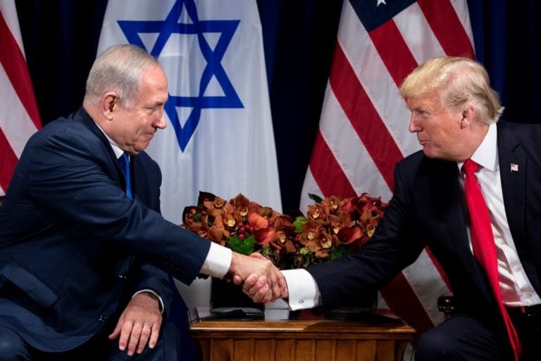 Donald Trump firma decreto que reconoce la soberanía de Israel sobre los Altos del Golán