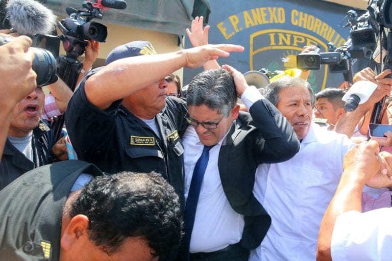Fujimoristas agreden a fiscal José Domingo Pérez