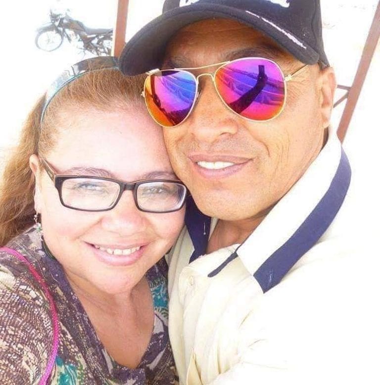 Nadador mollendino: Rubén Medina y esposa sufren fuerte accidente