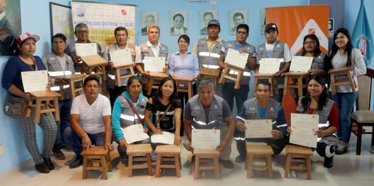 Clausuran curso de carpintería en Islay-Matarani