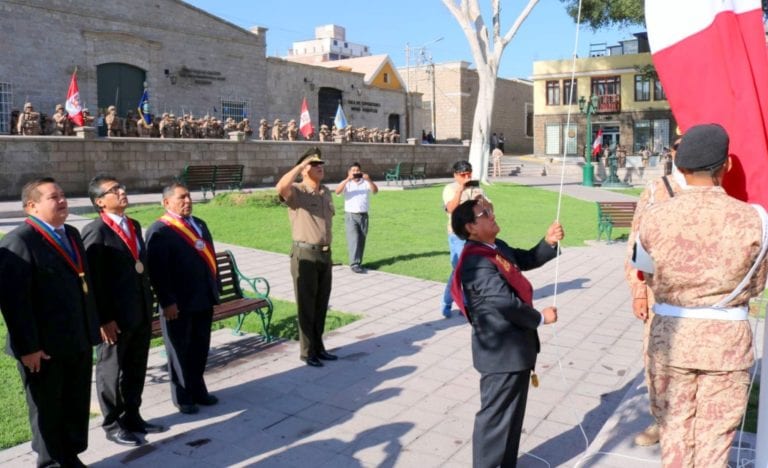 Ayer se iniciaron las ceremonias cívico patrióticas en la plaza de armas