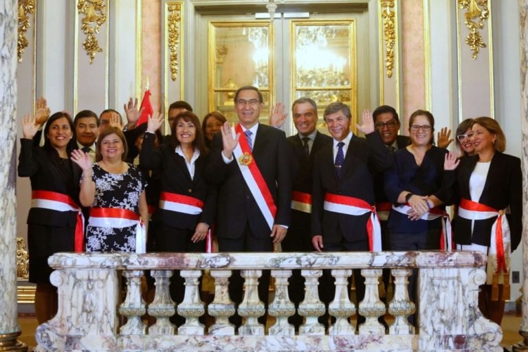 Martín Vizcarra tomó juramento a los nuevos ministros de Vivienda y de Transportes y Comunicaciones