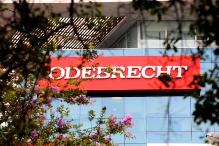 México prohíbe contrataciones públicas con Odebrecht por tres años