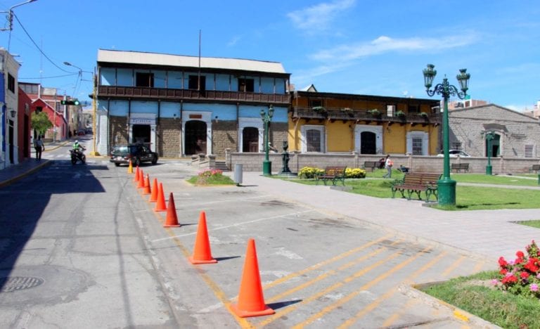 Plaza de Armas de Moquegua ya no será zona de estacionamiento